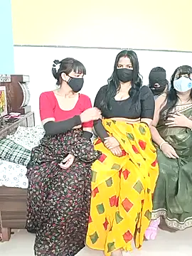 Hot modal online show from November 2025 05:17:02 PM