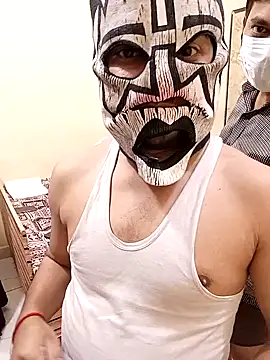 Hot modal online show from November 2025 04:50:02 PM