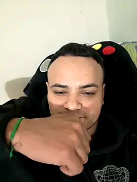 Snapshot of vergeta19 chatting on November 2025 04:05:02 AM vergeta19 online show from November 2025 04:05:02 AM