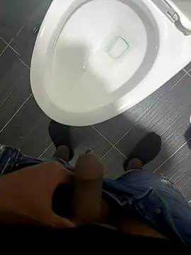 Snapshot of vergeta19 chatting on November 2025 09:09:02 PM vergeta19 online show from November 2025 09:09:02 PM