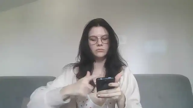 LaVostraDorothy online show from November 2025 10:19:01 AM