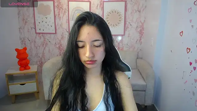 Snapshot of Kylie_ch1 chatting on October 2025 03:52:01 AM Kylie ch1 online show from October 2025 03:52:01 AM