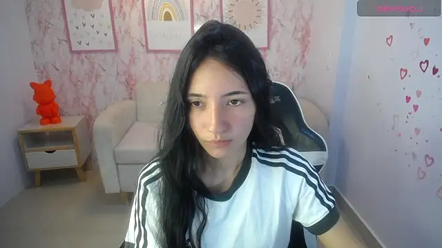 Snapshot of Kylie_ch1 chatting on October 2025 04:11:02 PM Kylie ch1 online show from October 2025 04:11:02 PM