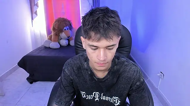 Aron Boyy online show from February 2026 08:21:01 PM