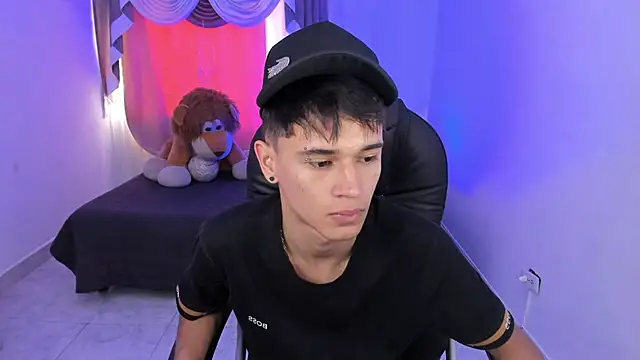 Aron Boyy online show from March 2026 08:05:01 PM