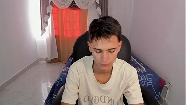 Aron Boyy online show from November 2025 09:47:02 PM