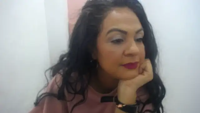 Snapshot of FunnyMatureXxX chatting on December 2025 06:24:01 PM FunnyMatureXxX online show from December 2025 06:24:01 PM