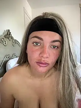 little lola x online show from April 2026 11:28:01 AM