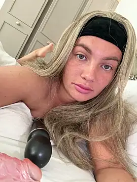 little lola x online show from May 2026 04:13:02 PM