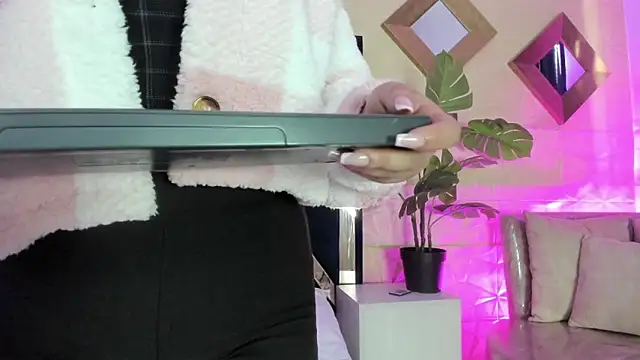 Valery Brand online show from April 2026 12:06:02 PM