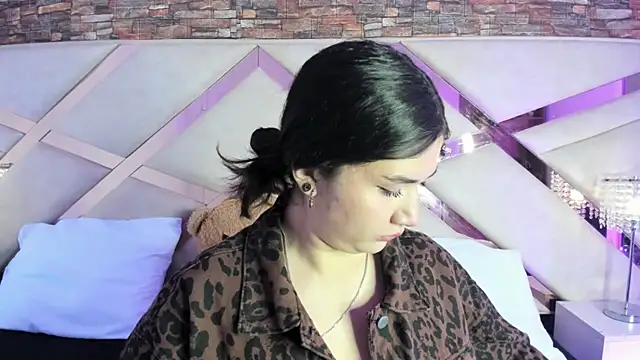 Snapshot of Valery_Brand chatting on October 2025 12:24:01 PM Valery Brand online show from October 2025 12:24:01 PM