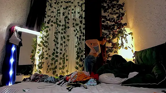 Kimberly Wolker online show from November 2025 04:28:01 PM