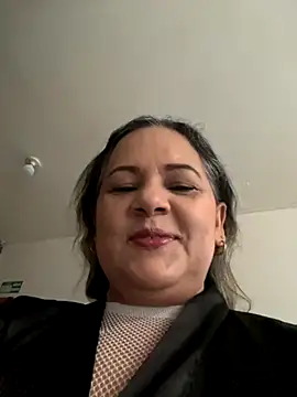 Snapshot of Lucy_Milf_474 chatting on October 2025 11:33:02 AM Lucy Milf 474 online show from October 2025 11:33:02 AM