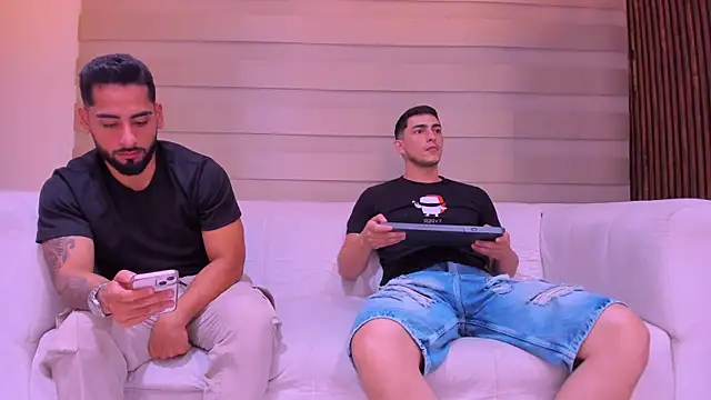 mike friends online show from December 2025 01:00:01 AM