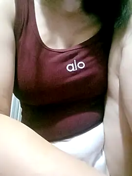 Surrilove online show from April 2026 01:18:01 PM