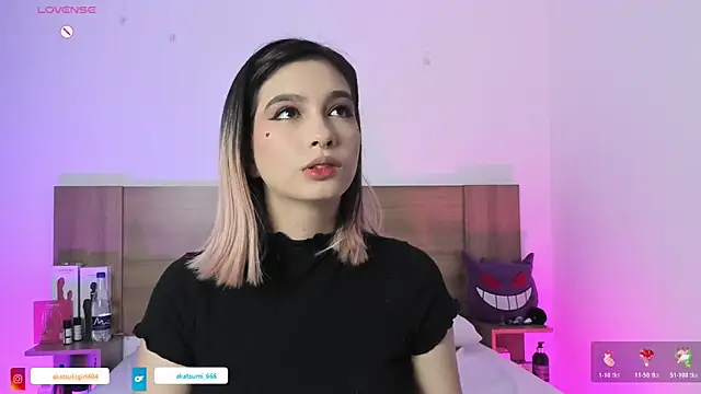 Akatsumi  online show from November 2025 02:32:01 PM