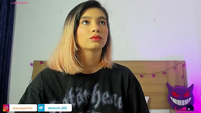 Akatsumi  online show from October 2025 09:58:02 PM