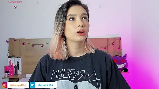 Akatsumi  online show from October 2025 02:57:01 PM