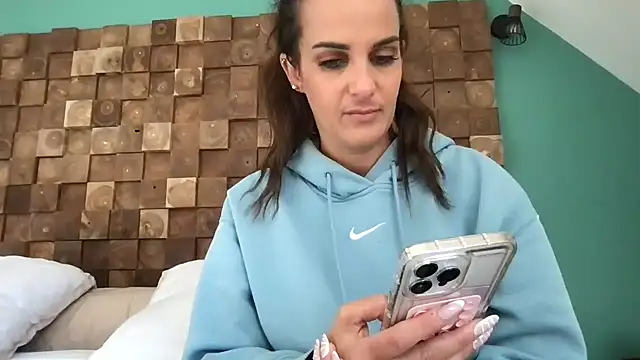 AmyStone   online show from October 2025 12:20:02 PM