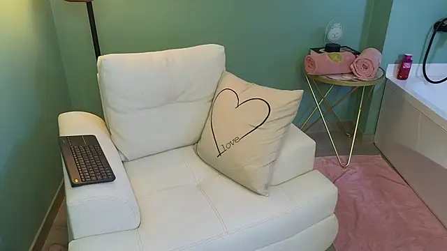 Snapshot of Calipso_Parisi chatting on March 2026 01:45:01 PM Calipso Parisi online show from March 2026 01:45:01 PM