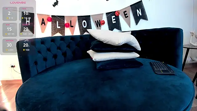 alissonbronw     online show from October 2025 08:30:01 PM