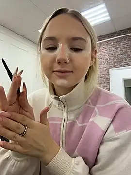 Sky Cutie online show from December 2025 04:06:02 AM