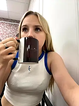 Sky Cutie online show from September 2025 04:30:01 AM