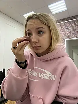 Sky Cutie online show from February 2026 04:43:02 AM