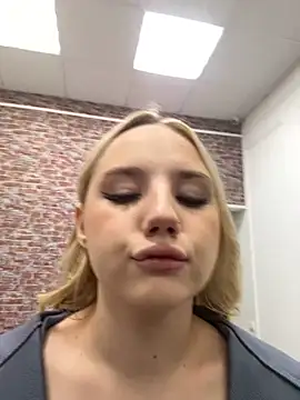 Sky Cutie online show from October 2025 05:27:02 AM