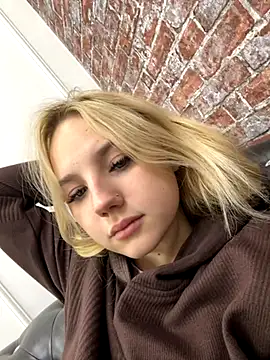 Sky Cutie online show from October 2025 04:44:02 AM