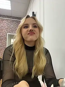 Sky Cutie online show from December 2025 04:37:01 AM