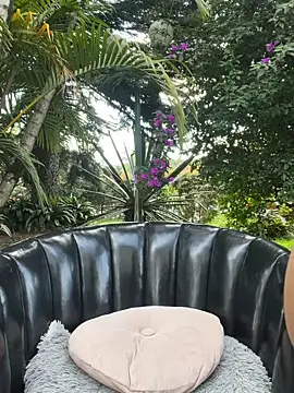 AliceMrtnz online show from February 2026 07:35:02 PM