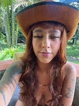 AliceMrtnz online show from April 2026 04:10:02 PM