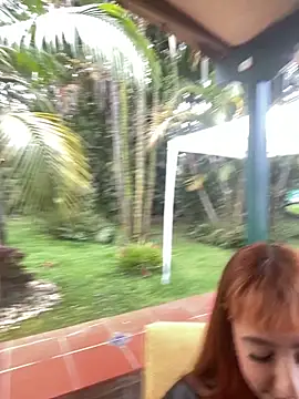 AliceMrtnz online show from November 2025 05:28:01 PM