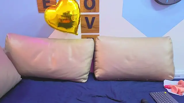 Victoria Fallon online show from October 2025 09:25:02 PM