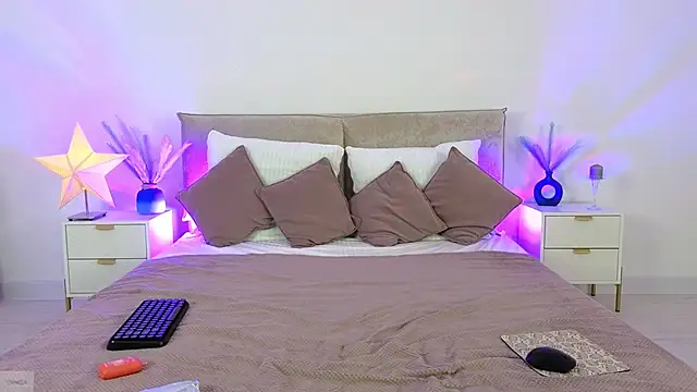 Snapshot of Jules_night chatting on November 2025 09:26:01 PM Jules night online show from November 2025 09:26:01 PM