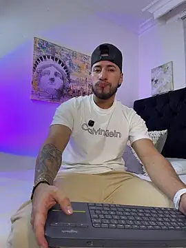 Thiago Hill online show from April 2026 05:14:02 AM