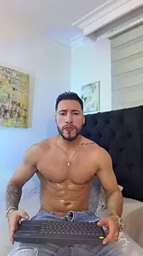 Thiago Hill online show from May 2026 06:30:02 PM