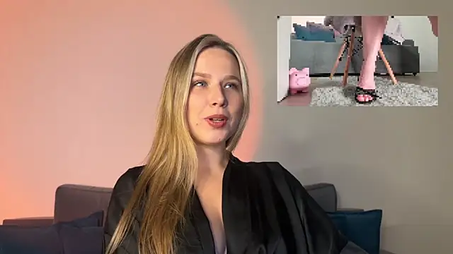 Snapshot of GoddessRoss chatting on October 2025 05:13:02 PM GoddessRoss online show from October 2025 05:13:02 PM