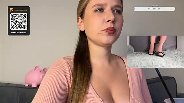 Snapshot of GoddessRoss chatting on September 2025 07:05:01 PM GoddessRoss online show from September 2025 07:05:01 PM