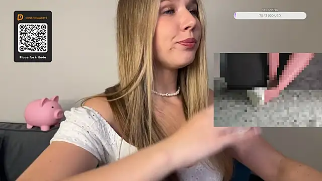 Snapshot of GoddessRoss chatting on September 2025 06:26:02 PM GoddessRoss online show from September 2025 06:26:02 PM
