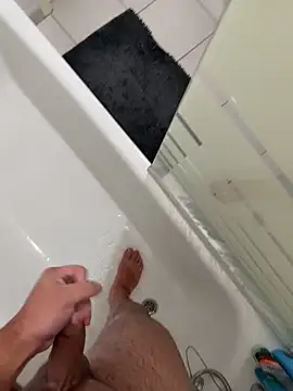 julienCr7 online show from February 2026 05:09:01 PM