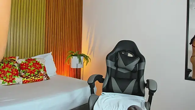 Snapshot of liliand_ chatting on December 2025 02:10:02 AM liliand online show from December 2025 02:10:02 AM