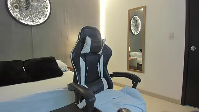 Snapshot of liliand_ chatting on October 2025 12:17:02 PM liliand online show from October 2025 12:17:02 PM