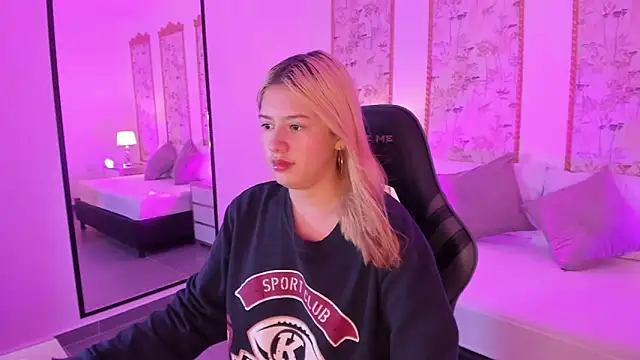 daniand  online show from November 2025 02:26:02 AM