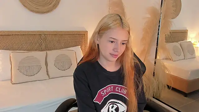 daniand  online show from September 2025 11:38:02 AM