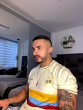 Snapshot of ALEXXX_KING chatting on October 2025 12:39:01 PM ALEXXX KING online show from October 2025 12:39:01 PM