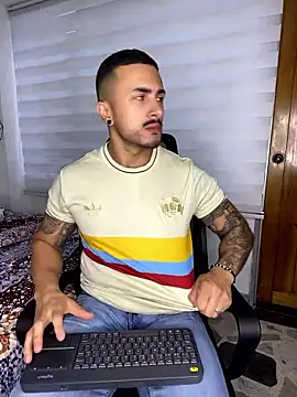 Snapshot of ALEXXX_KING chatting on January 2026 12:30:01 PM ALEXXX KING online show from January 2026 12:30:01 PM