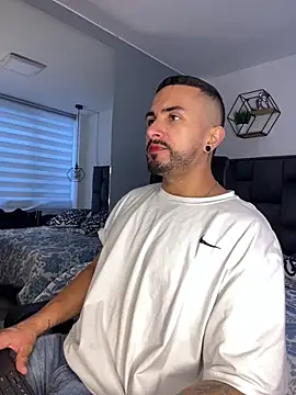 Snapshot of ALEXXX_KING chatting on October 2025 01:13:01 PM ALEXXX KING online show from October 2025 01:13:01 PM