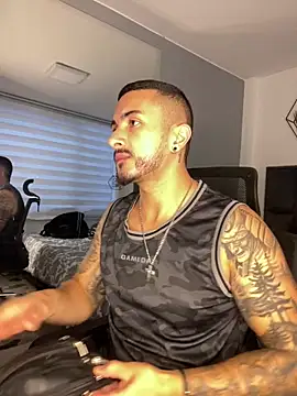 Snapshot of ALEXXX_KING chatting on September 2025 12:11:01 PM ALEXXX KING online show from September 2025 12:11:01 PM